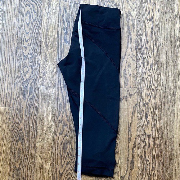 Lululemon Black Crops - Picture 6 of 9